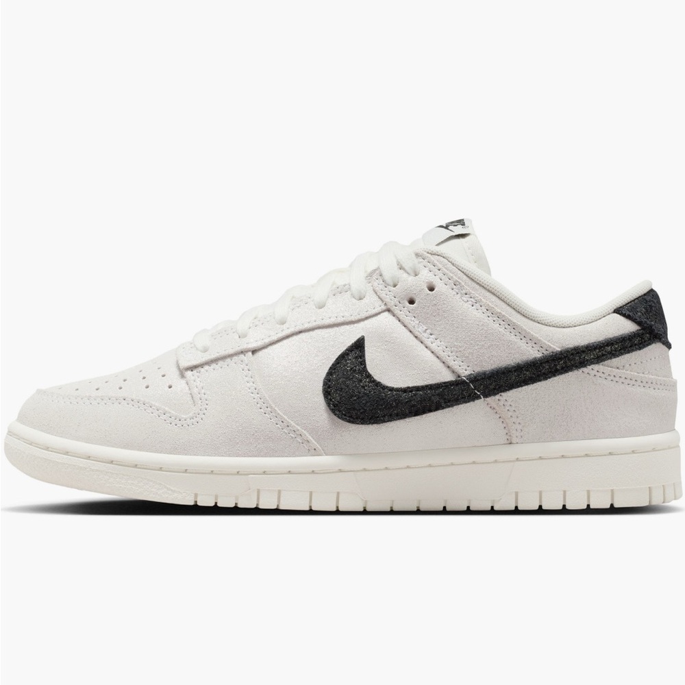 Nike Dunks - Sparkly White - VGUC - Size 8.5